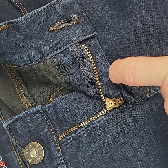 NWOT STYLE & CO DARK BLUE DENIM SKINNY LEG STRETCH JEANS - Picture 5 of 13